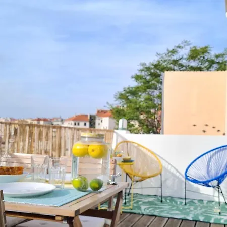Happy - With A View, Private Terrace & Ac Apartment *