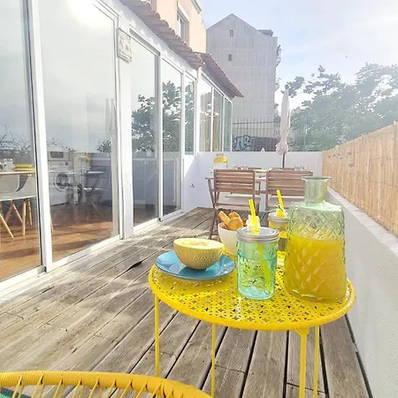 Daire Happy - With A View, Private Terrace & Ac