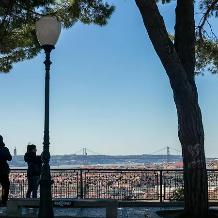 Happy - With A View, Private Terrace & Ac Daire Lisboa