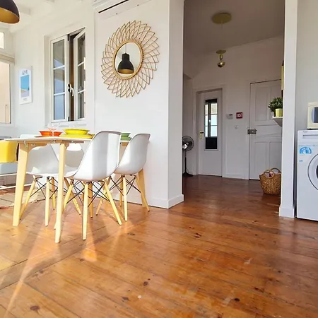 Happy - With A View, Private Terrace & Ac Apartment