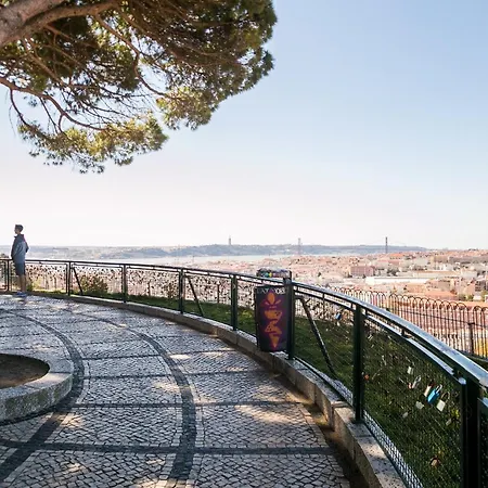 Happy - With A View, Private Terrace & Ac Apartment *